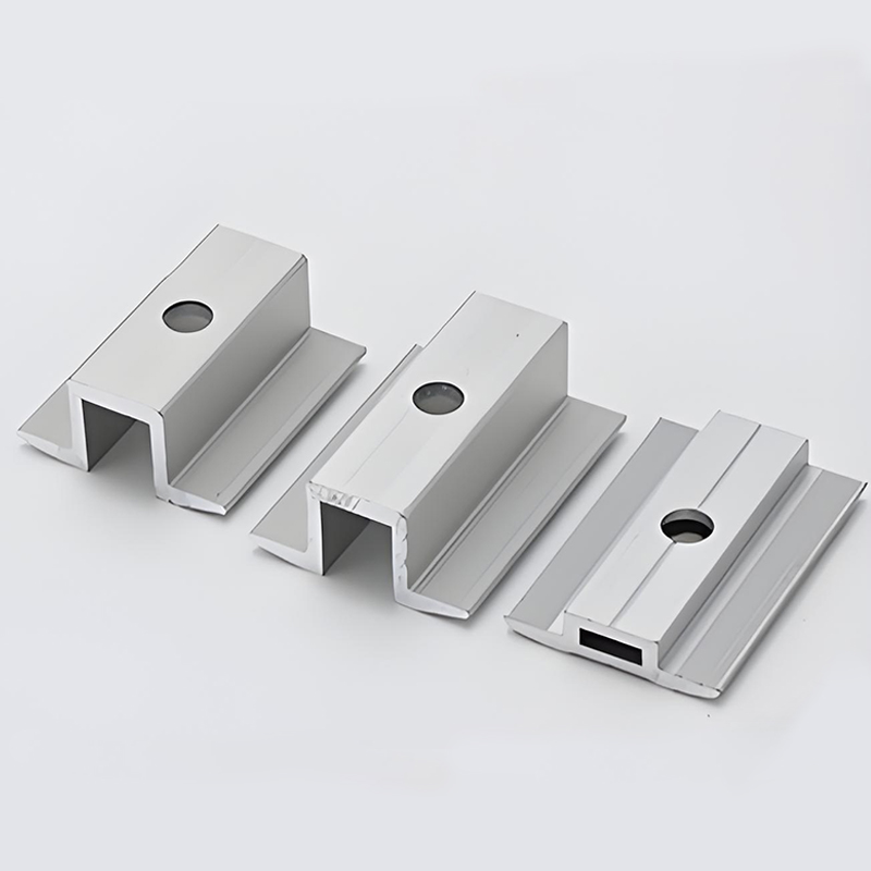 لوحة شمسية منتصف المشبك